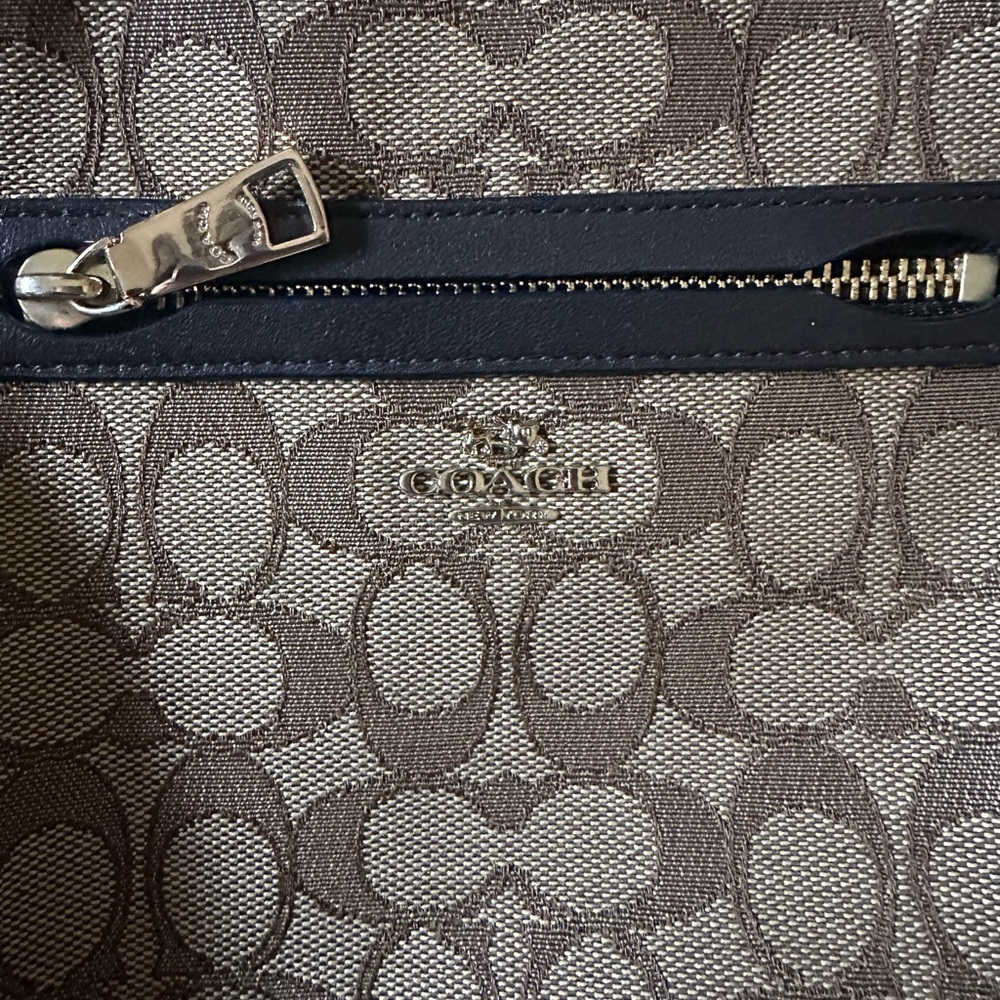 Coach Bag - Picture 3 of 6